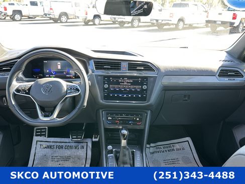 Used 2022 Volkswagen Tiguan SE R-Line image 15