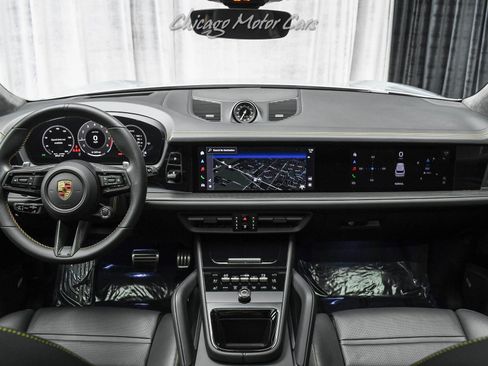 Used 2025 Porsche Cayenne GTS image 23