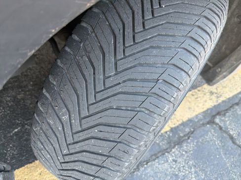 Used 2020 Subaru Outback Premium image 3