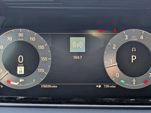 Used 2024 Land Rover Range Rover Evoque Dynamic SE image 10