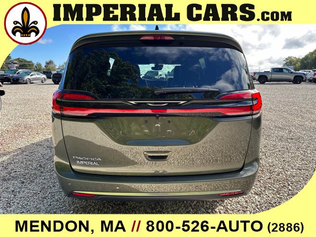New 2027 Chrysler Pacifica Select FWD image 10