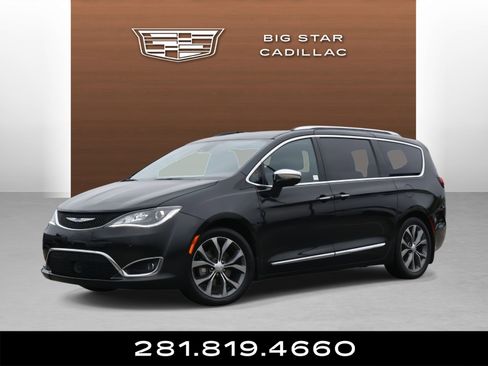Used 2018 Chrysler Pacifica Limited image 1