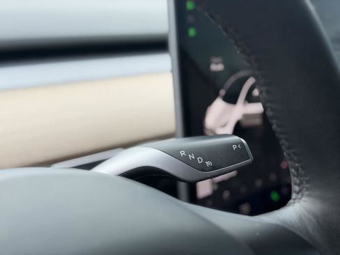 Used 2022 Tesla Model Y Performance image 28