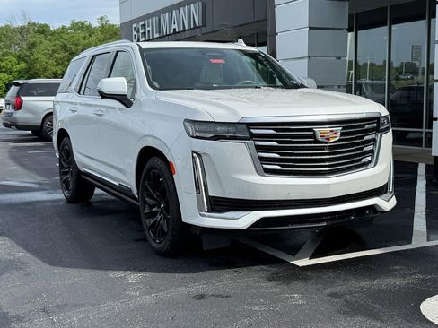 Used 2022 Cadillac Escalade Premium Luxury Platinum AWD/4WD image 2
