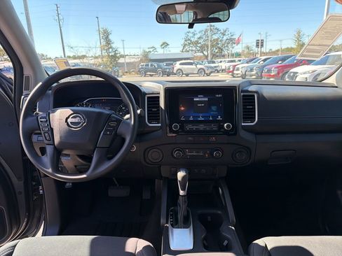 Certified 2024 Nissan Frontier SV w/ Technology Package image 19