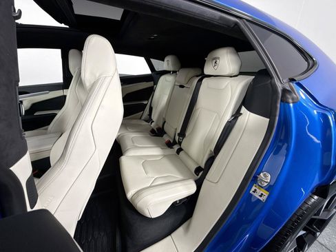 Used 2021 Lamborghini Urus AWD/4WD image 24