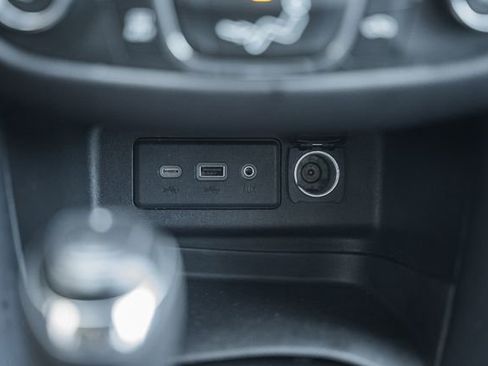 Used 2021 Chevrolet Equinox LT image 29