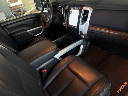Used 2017 Nissan Titan SL RWD image 15