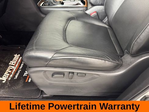 Used 2024 Nissan Armada SL w/ Captain's Chairs Package image 13