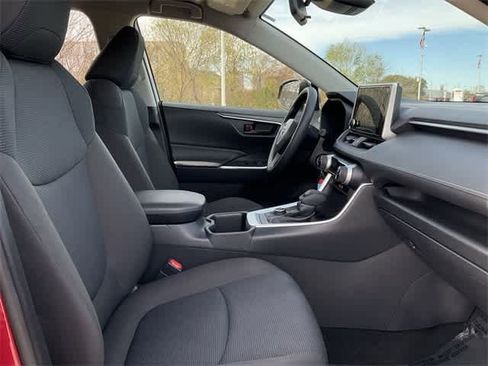 Used 2025 Toyota RAV4 LE image 17