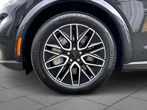 Certified 2025 Ford Mustang Mach-E Premium image 10