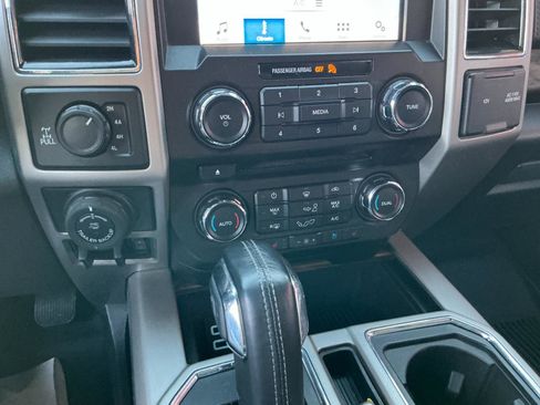 Used 2018 Ford F150 Lariat w/ Max Trailer Tow Package AWD/4WD image 12