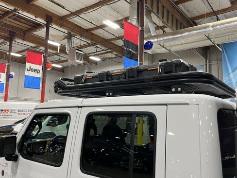 Used 2021 Jeep Gladiator Rubicon image 12