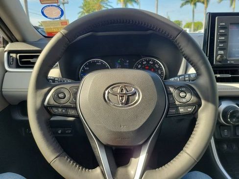 Certified 2022 Toyota RAV4 XLE Premium AWD/4WD image 21