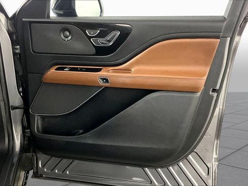 Used 2022 Lincoln Aviator Reserve w/ Equipment Group 201A AWD/4WD image 21