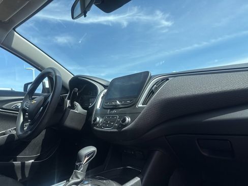 Used 2025 Chevrolet Malibu LT image 21