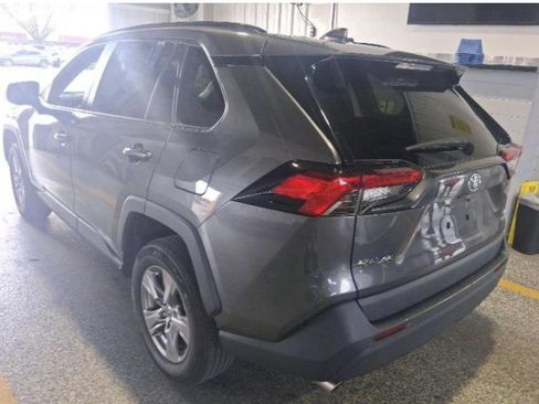 Used 2022 Toyota RAV4 LE image 6