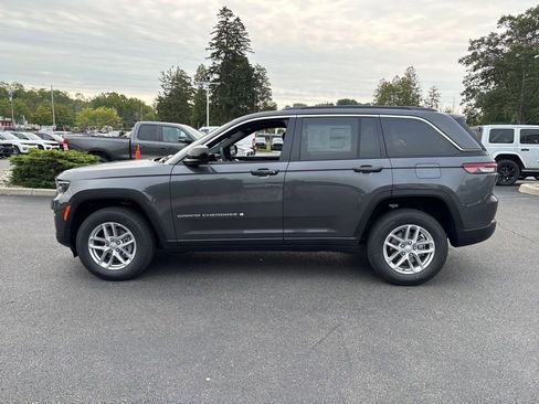 New 2025 Jeep Grand Cherokee Laredo X w/ Luxury Tech Group I image 8