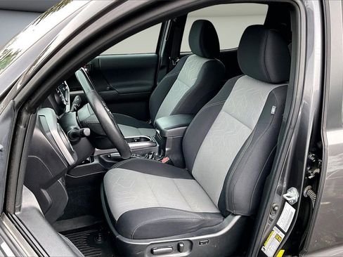 Used 2023 Toyota Tacoma TRD Sport image 19