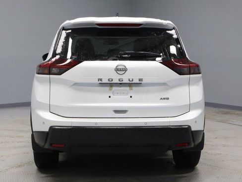 Certified 2024 Nissan Rogue S image 10