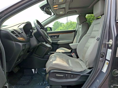 Used 2017 Honda CR-V Touring image 11