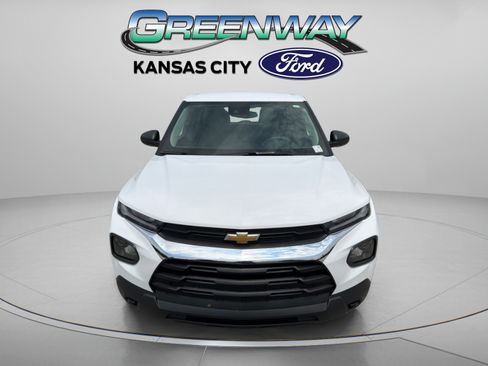 Used 2022 Chevrolet TrailBlazer LS FWD image 2