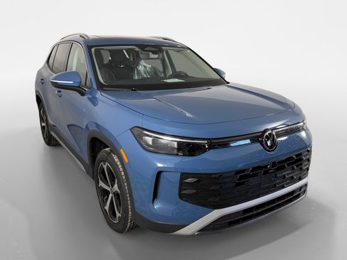 New 2026 Volkswagen Tiguan SE image 1