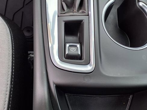 Used 2022 Chevrolet Equinox LS w/ LS Convenience Package image 14