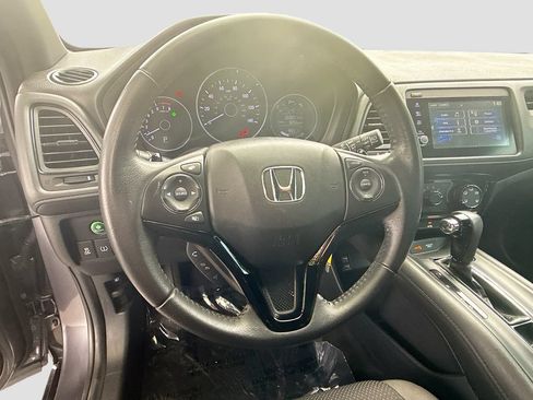 Used 2021 Honda HR-V Sport image 9
