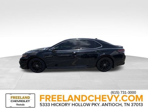 Used 2022 Toyota Camry XSE FWD image 6