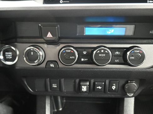 Used 2023 Toyota Tacoma TRD Sport image 19