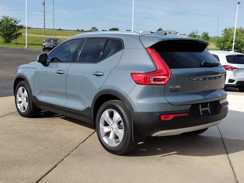 Used 2020 Volvo XC40 T4 Momentum FWD image 19