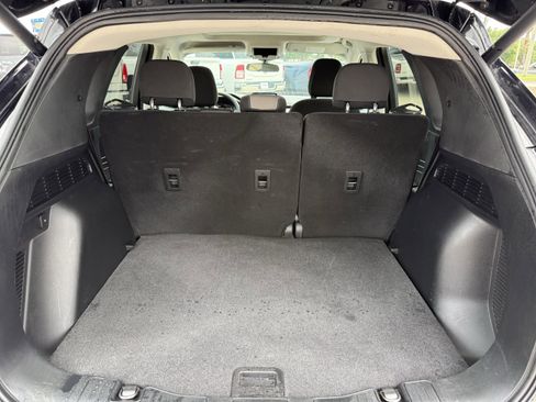 Used 2021 Ford Escape SE w/ SE Sport Appearance Package FWD image 30
