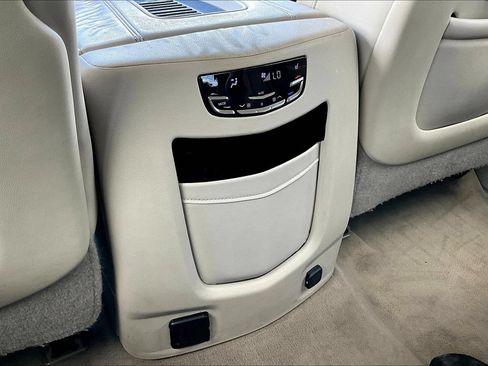 Used 2018 Cadillac Escalade 2WD image 12