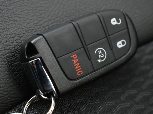 Used 2026 Jeep Compass Latitude AWD/4WD image 33