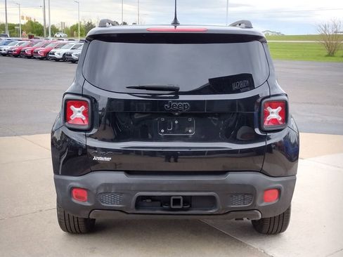 Used 2017 Jeep Renegade Altitude AWD/4WD image 6