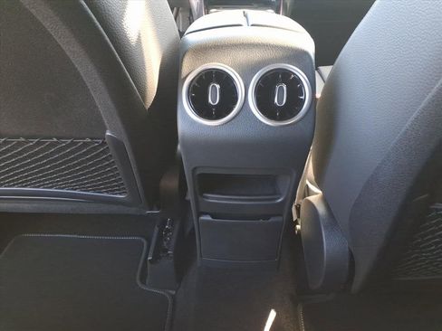 New 2025 Mercedes-Benz GLB 250 4MATIC image 27