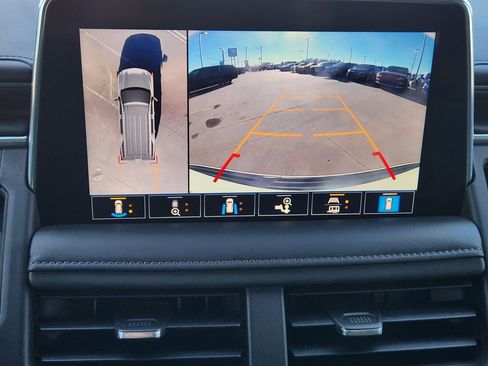 Used 2021 Chevrolet Tahoe Z71 w/ Luxury Package image 23