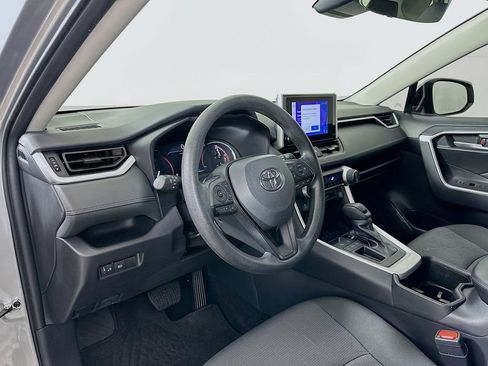 Used 2025 Toyota RAV4 XLE image 9