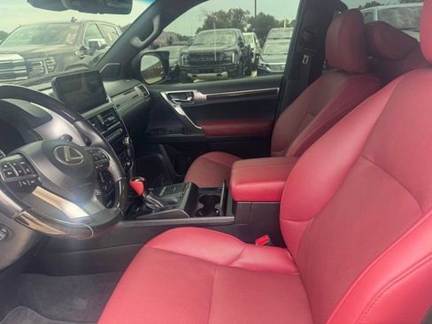 Used 2023 Lexus GX 460 Premium w/ Premium Package AWD/4WD image 4
