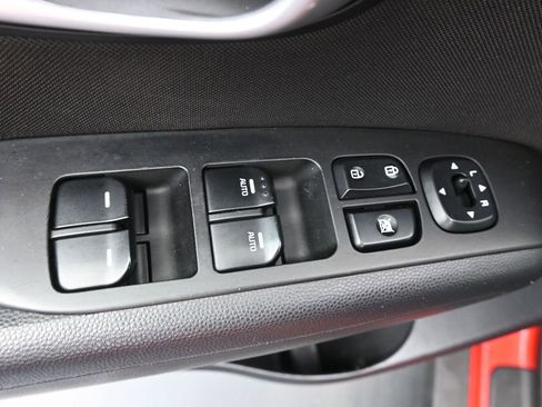 Used 2015 Kia Soul + image 23