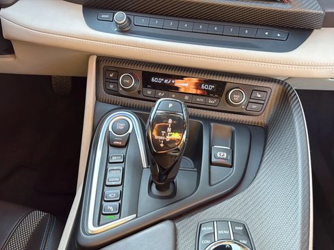 Used 2019 BMW i8 Coupe AWD/4WD image 28