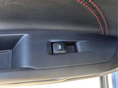 Used 2025 Jeep Compass Trailhawk image 36