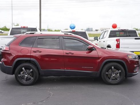 Used 2020 Jeep Cherokee Latitude FWD image 5