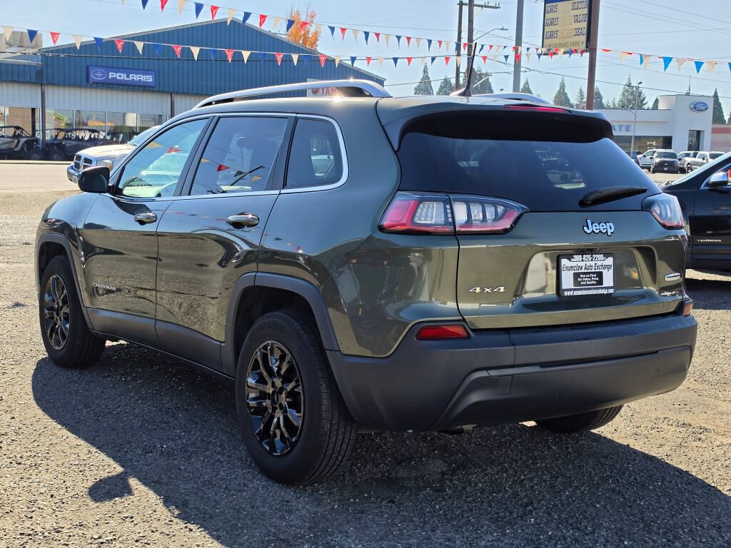 Used 2019 Jeep Cherokee Latitude Plus w/ Cold Weather Group AWD/4WD image 5