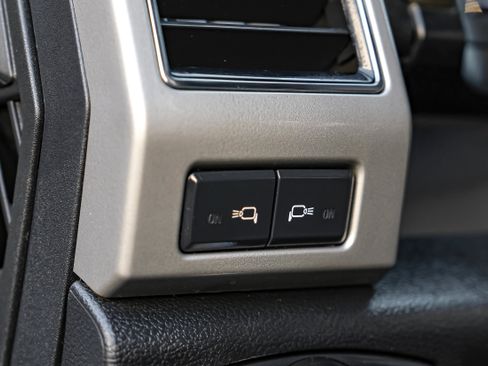 Used 2020 Ford F350 Lariat w/ Lariat Value Package AWD/4WD image 31