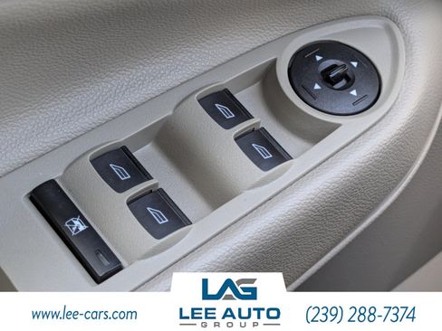 Used 2016 Ford Escape SE FWD image 19