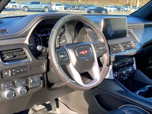 Used 2021 GMC Yukon SLT w/ SLT Luxury Plus Package image 13