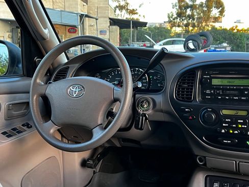 Used 2005 Toyota Sequoia SR5 image 24