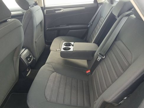 Used 2020 Ford Fusion SE FWD image 27